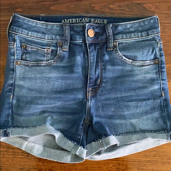 American Eagle Medium Wash Hi-Rise Shortie - Picture 2 of 7